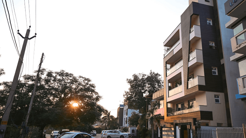 3-bhk-service-apartment-near-me-for-rent-golf course-outside-view