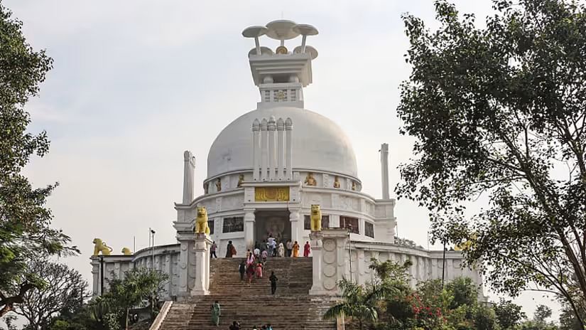 Exteriors of Dhauli Giri on a cloudy day