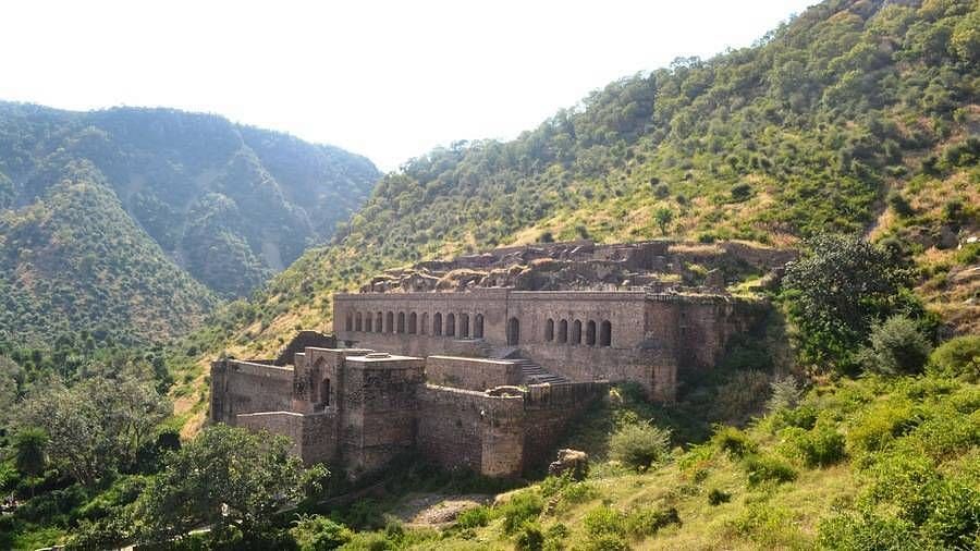 Bhangar Fort - Umaid Palace Hotel Kalakho Dausa Rajasthan