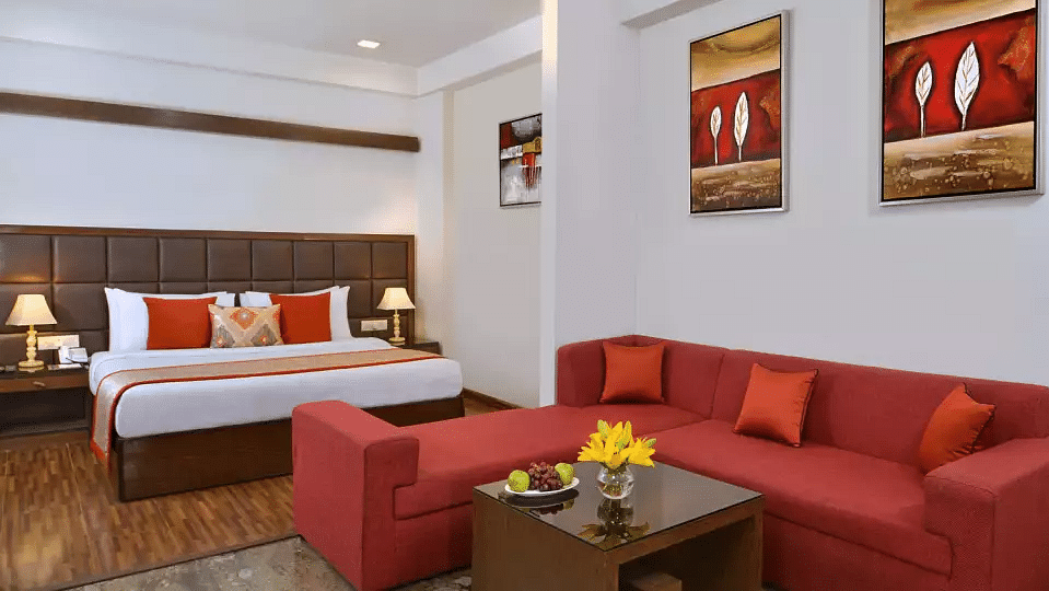 Room 2 Taurus Sarovar Portico IGI Delhi u24sjm