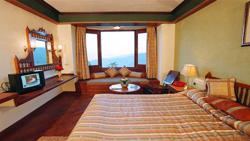 Sun n Snow Inn Hotel Kausani Kausani Suite Room Sun n Snow, hotels in kausani, Uttarakhand hotels, kausani hotels