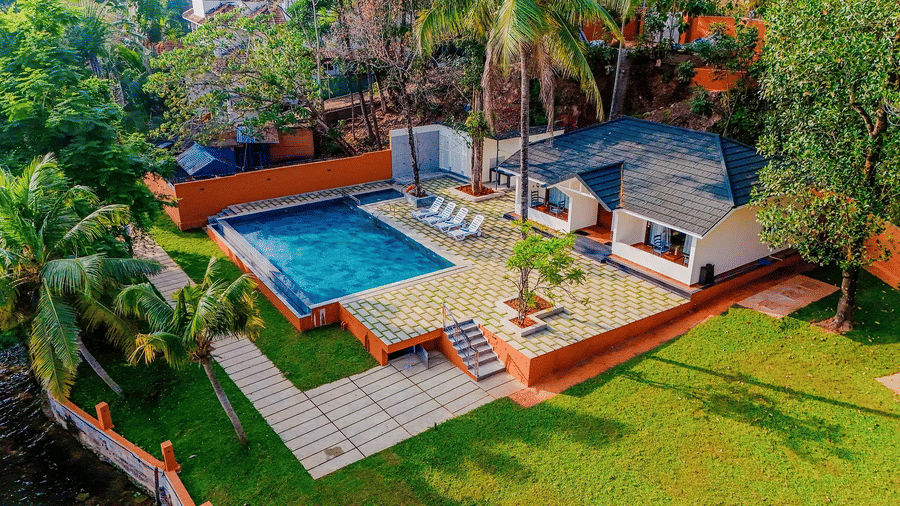 Lake View Cottage with Private Pool Villa