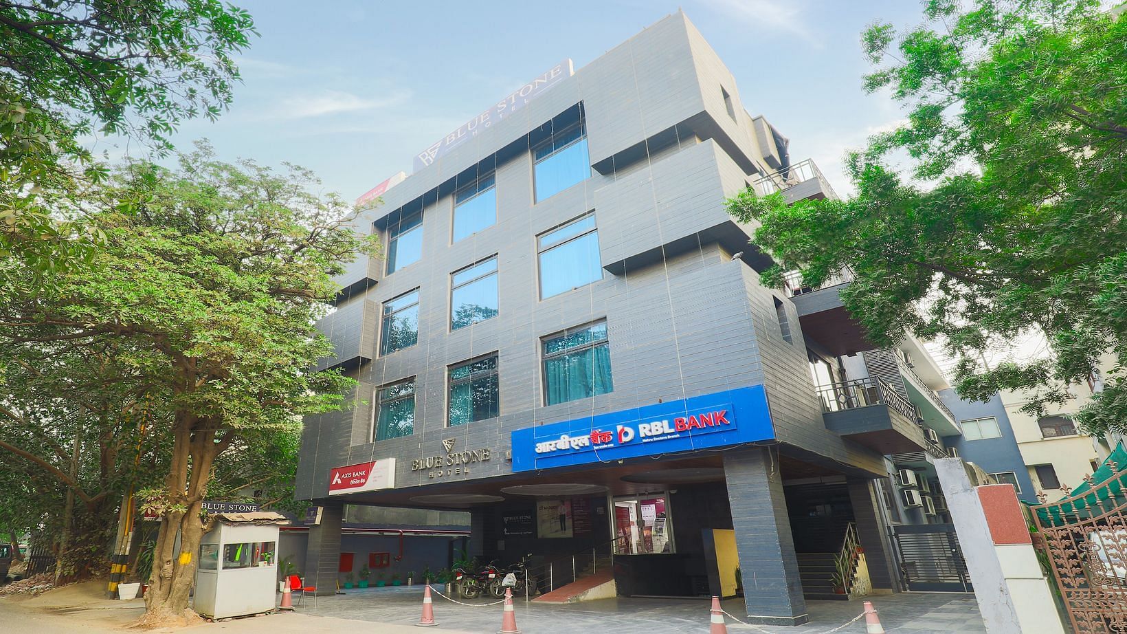 Facade1