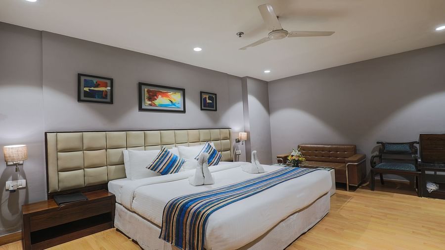 Club Room 2