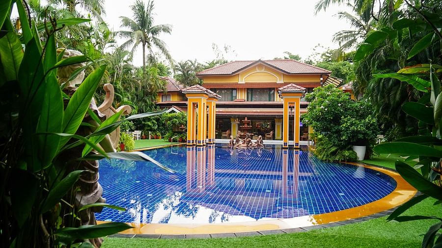 swimming pool area - Mayfair Lagoon, Bhubaneswar 1
