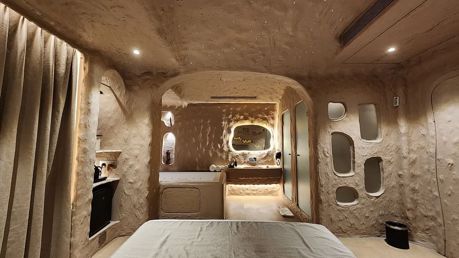 Cave Room with Jacuzzi