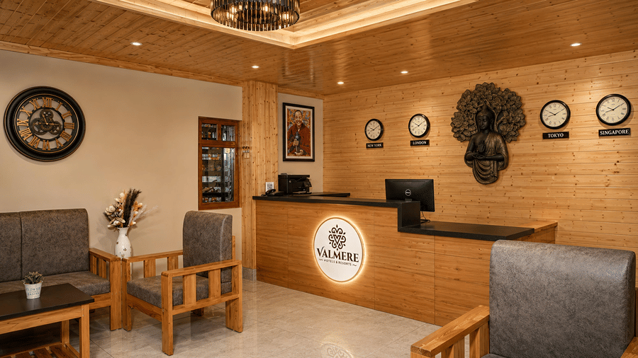 Valmere Bayul Reception