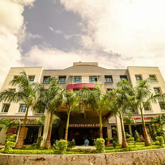 Facade image of Maxhotel Jabalpur property