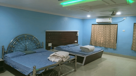 4 beded AC room 