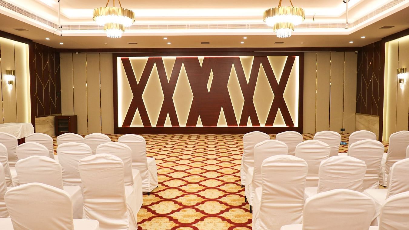 theatre style banquet hall closer view with interior 2decor