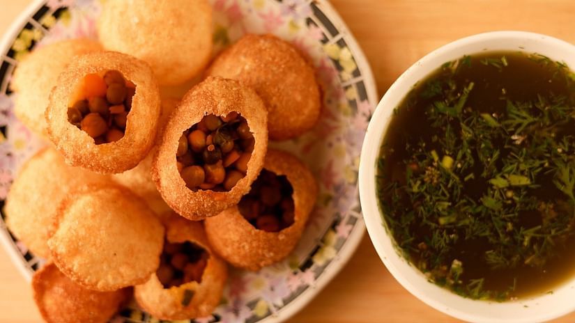 Puchka with chickpea filling and tamarind water
