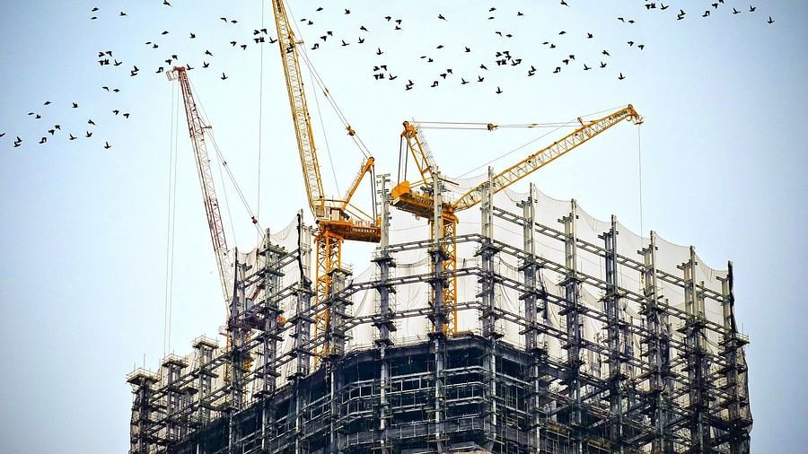 building-768815 1920