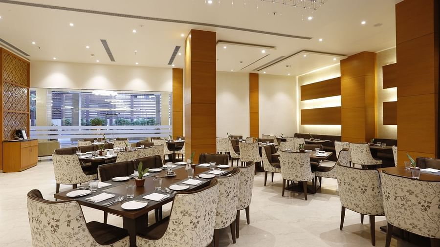 Best Restaurants in Jhansi, Restaurant Nataraj Sarovar Portico Jhansi 16