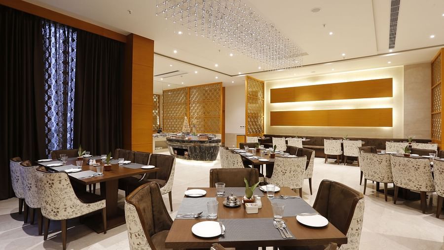 Best Restaurants in Jhansi, Restaurant Nataraj Sarovar Portico Jhansi 9