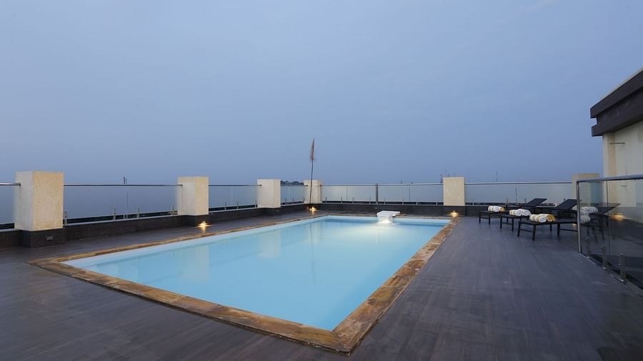 Swimming Pool at Natraj Sarovar Portico Jhansi, Luxury Hotels in Jhansi with Swimming Pool 1