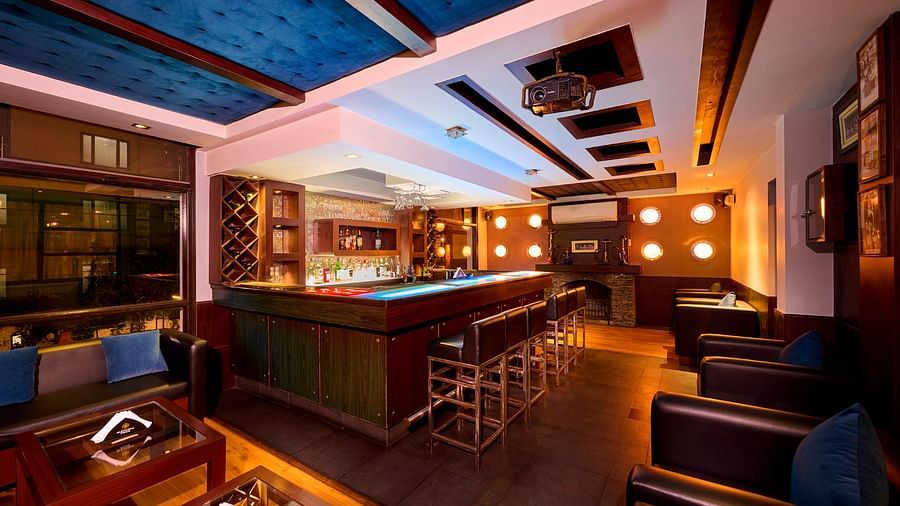 Renest Manali - Interiors of Jugnu Bar