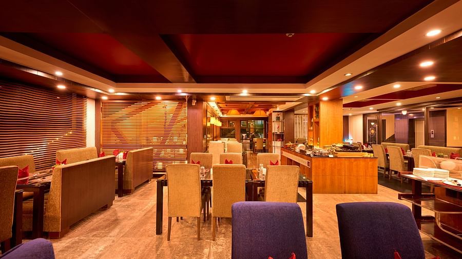 Renest Manali - Interiors of the restaurant