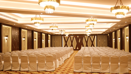 diamond banquet hall with seating arrangement for conference and weddings1