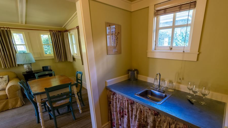 Farmhouse Suite Sink
