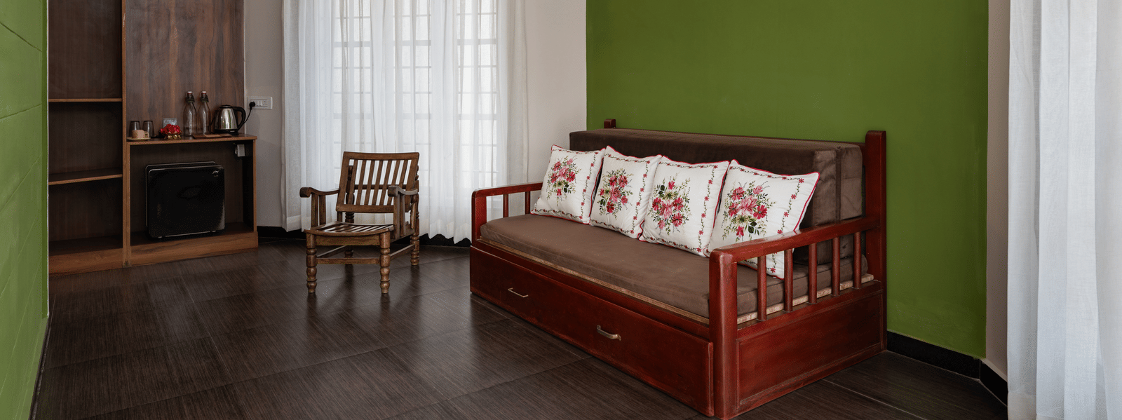 CottageLivingRoom