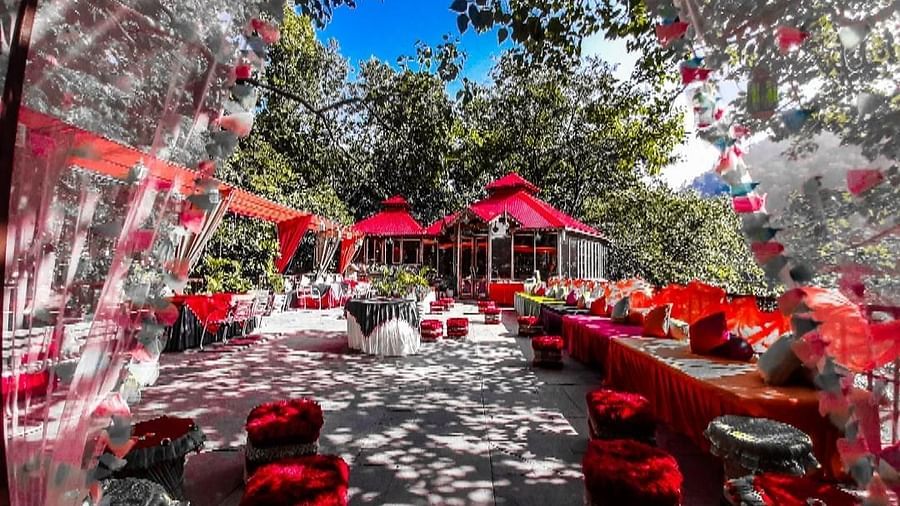 wedding celebration with white and red theme