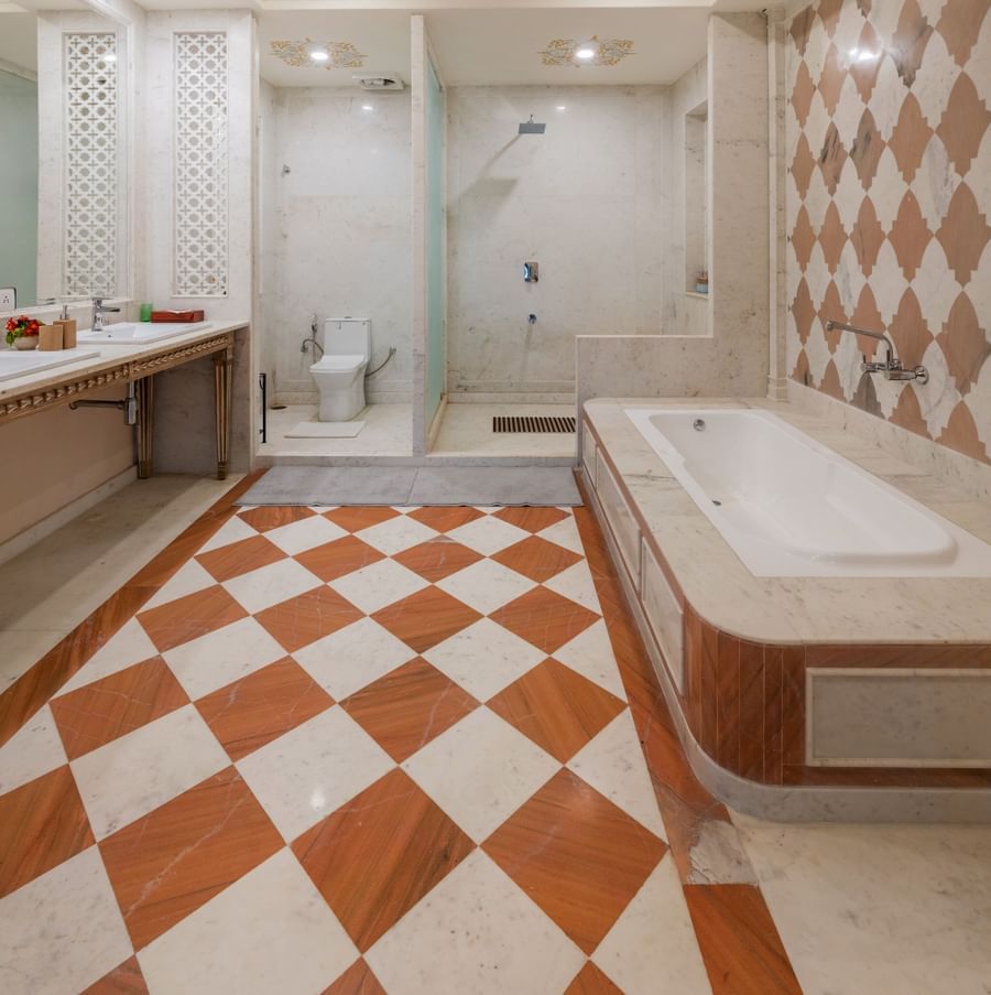 Maharani Suite - Bathroom - Umaid Palace - Luxury Resort Near Jaipur-6