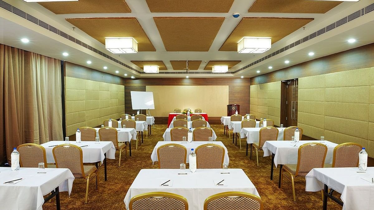 Conference Hall Garnet