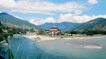Mo Chhu river dragon nest hotel punakha