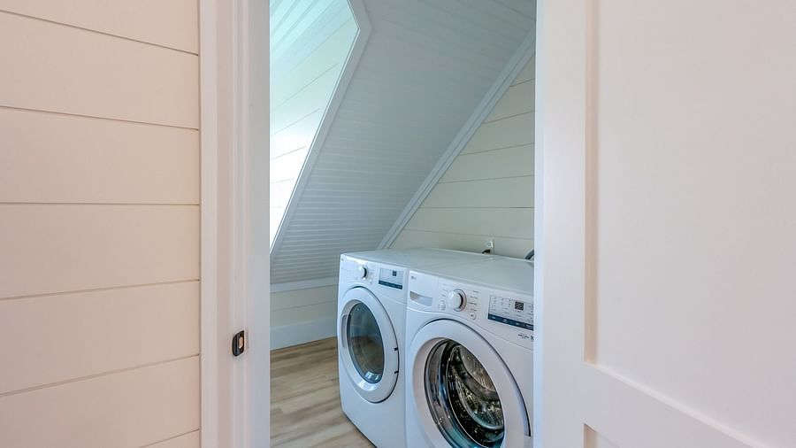 a room with two washing machines at Abaco inn.