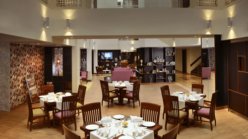 atrium lounge Deventure Sarovar Portico Kapashera New Delhi