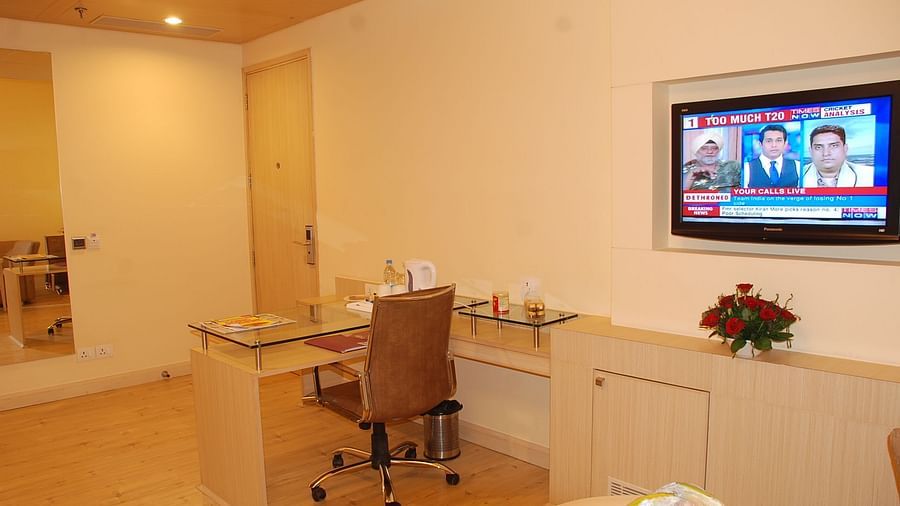 Deluxe Rooms at Hotel Sarovar Portico Naraina New Delhi 8