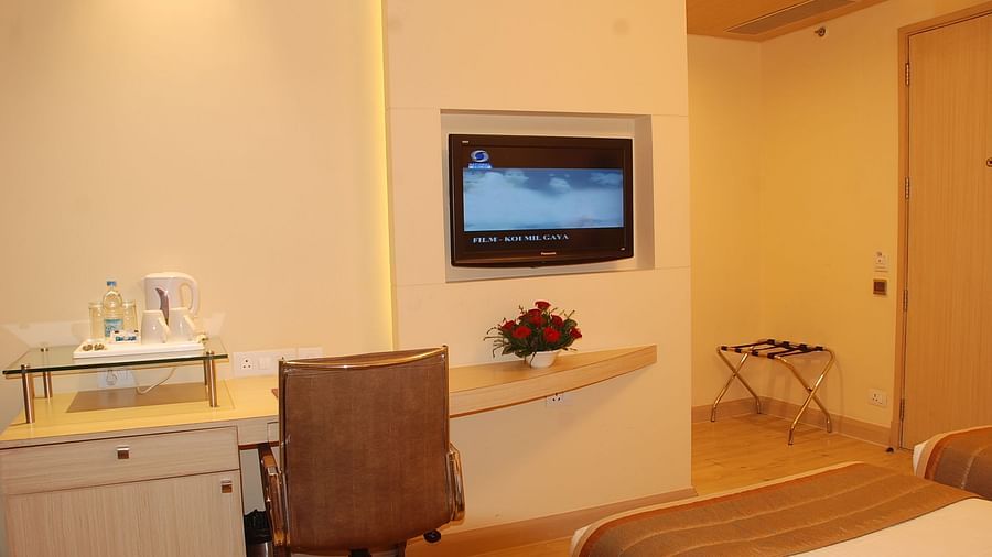 Superior Room at Hotel Sarovar Portico Naraina New Delhi 7