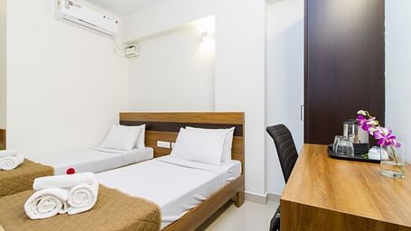 Deluxe Twin Room The Sanctum Suites in Whitefield 6