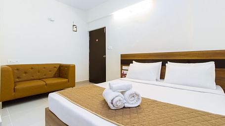 Premium Queen Room with Kitchenette The Sanctum Suites in Whitefield 10