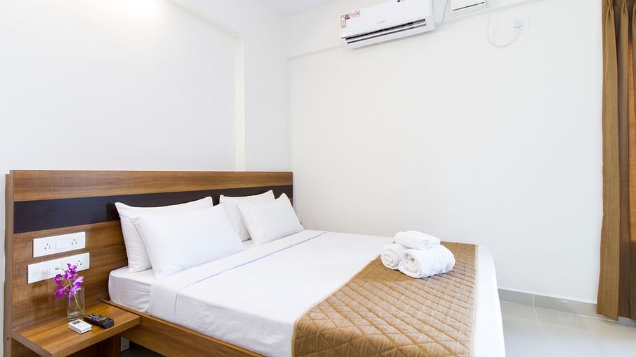 Premium Queen Room with Kitchenette The Sanctum Suites in Whitefield 14