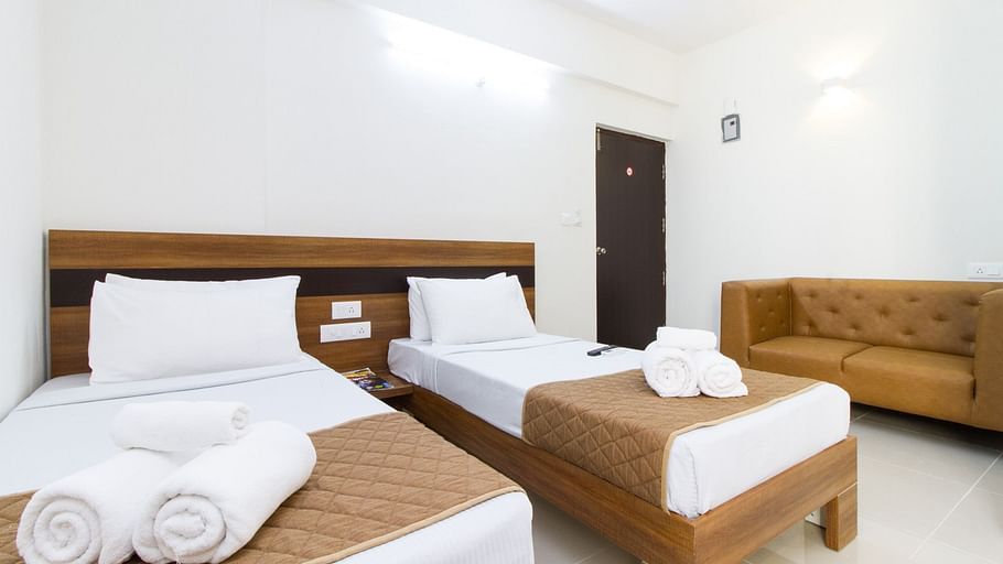 Premium Twin Room with Kitchenette The Sanctum Suites in Whitefield 2