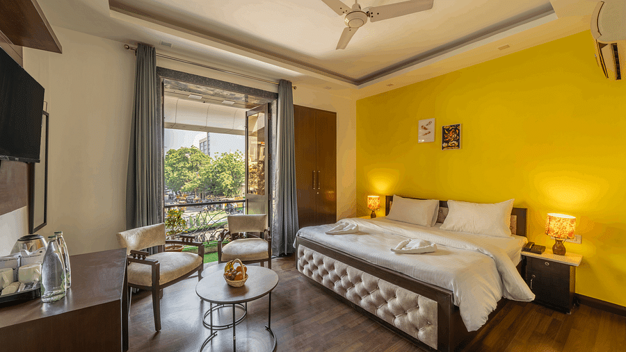 Hotels-in-Delhi-Lime-Stay-Deluxe room