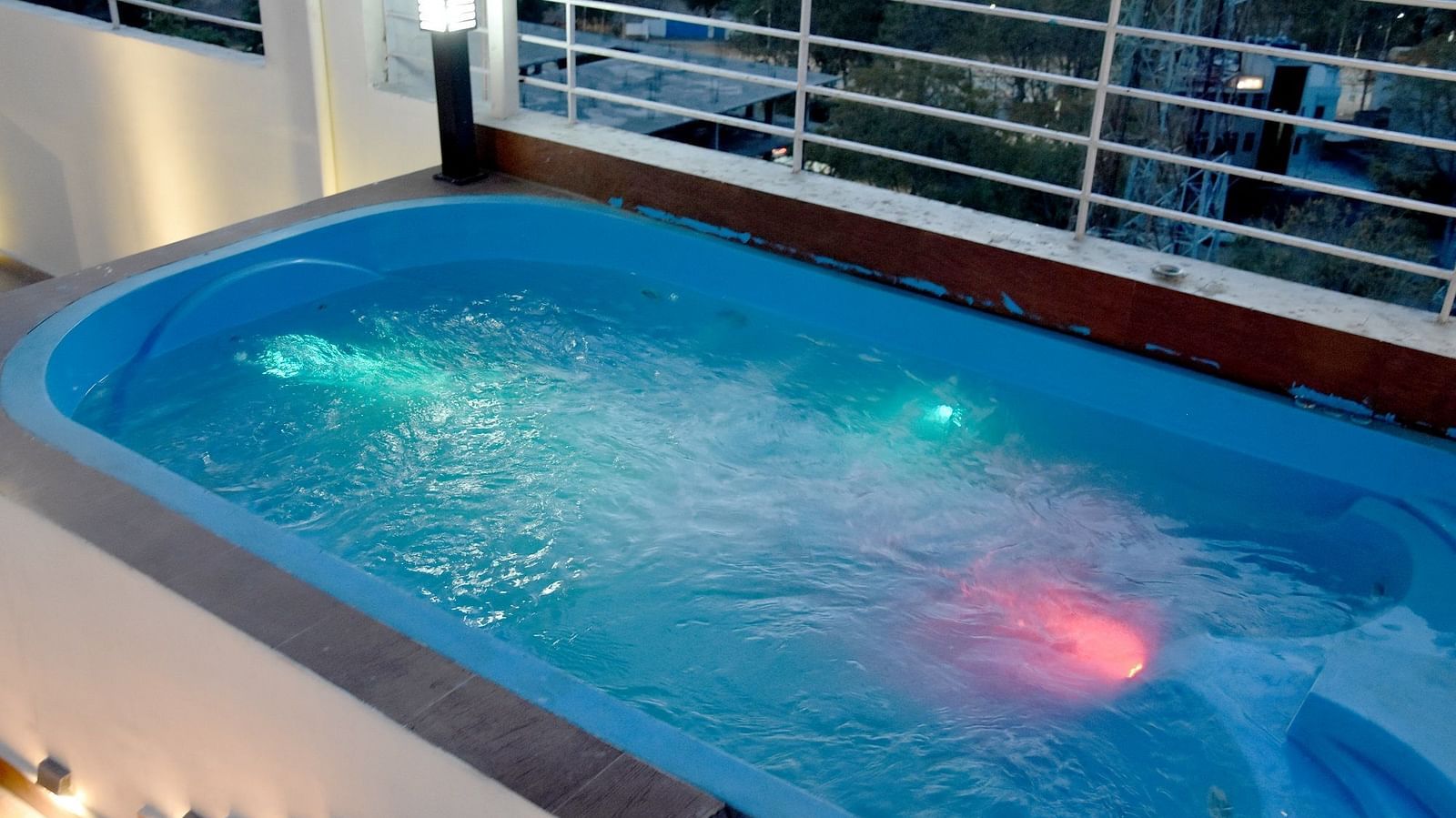 A close up shot of the jacuzzi - Starlit Suites, Neemrana