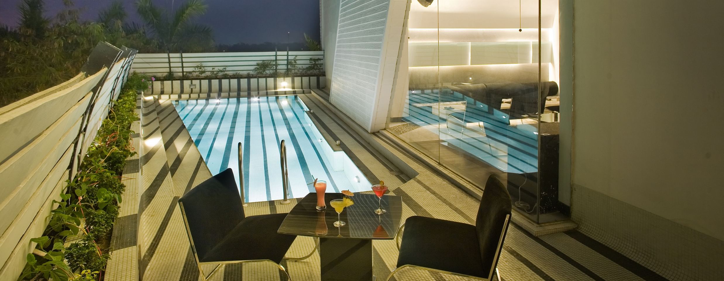 SPLASH swimming pool at our hotel in Kolkata 2