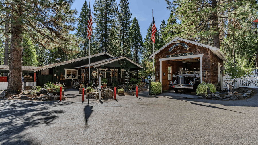 Narrow Gauge Inn | Historic Hotel near Yosemite