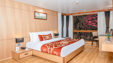 Deluxe Room with Rhododendron View