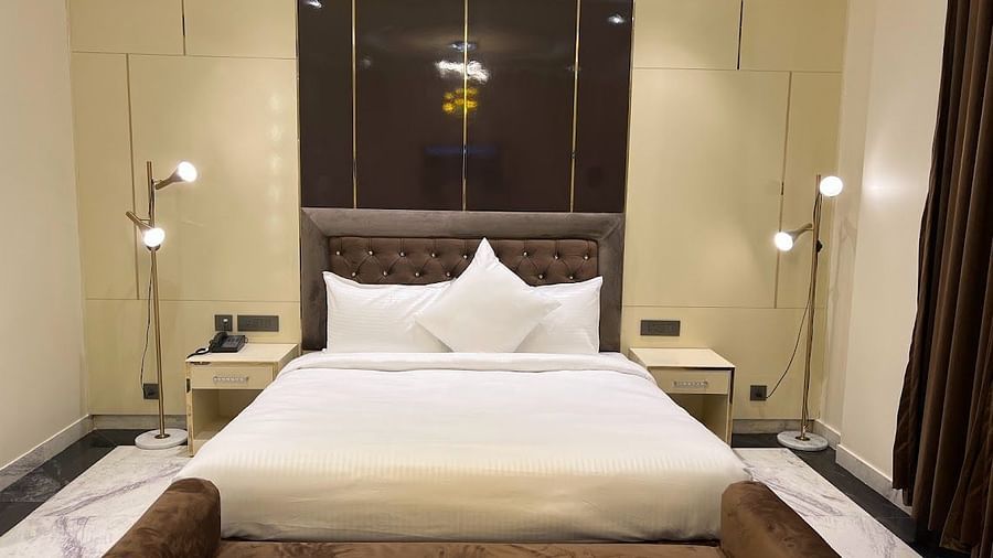 Executive Suite Room-2