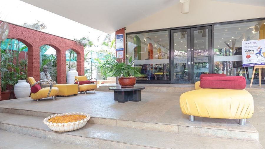 View of a cosy sitting area with sofas at Kyriad Prestige Calangute, Goa