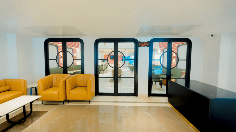 Lobby 1 (6)
