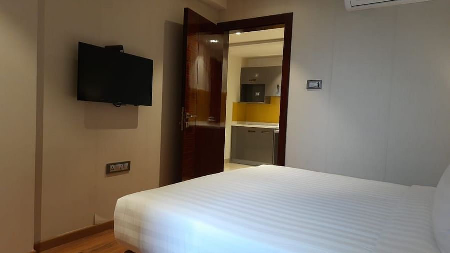 studio bedroom 1