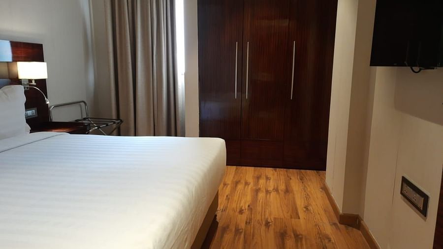 studio bedroom 2