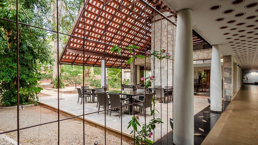 The Birchwood Retreat - view of the seating options in the restaurant