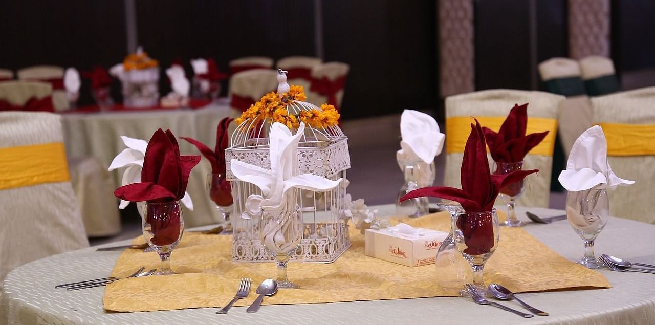 banquet-hall-5120994 1280