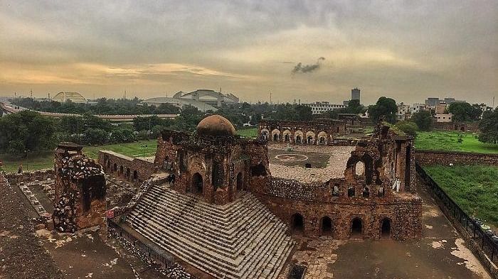 Feroz-shah-kotla-fort-Haunted-places-in-Delhi