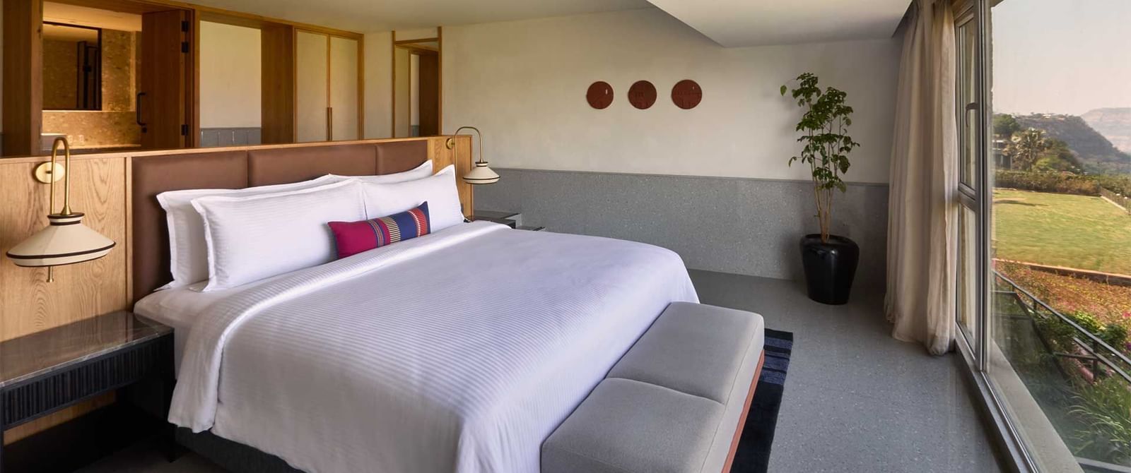 Which Khandala resorts offer scenic valley views